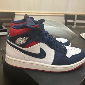 Air Jordan 1 Mid SE